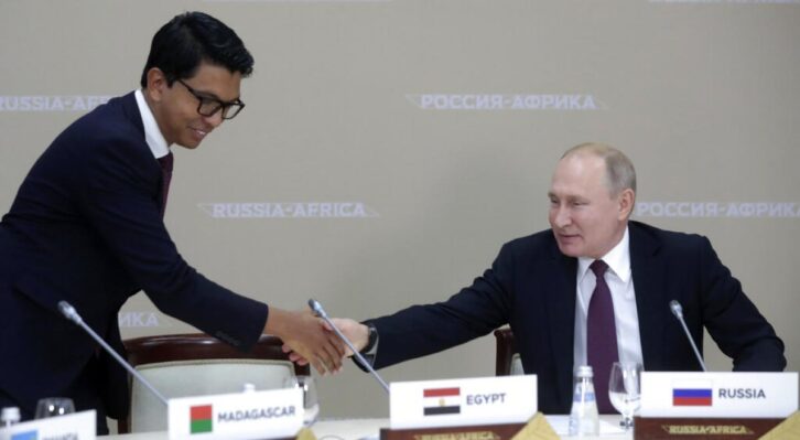 Image à la une de Accords militaires avec la Russie : de Madagascar au Cameroun, Moscou en “phase d’accélération” en Afrique