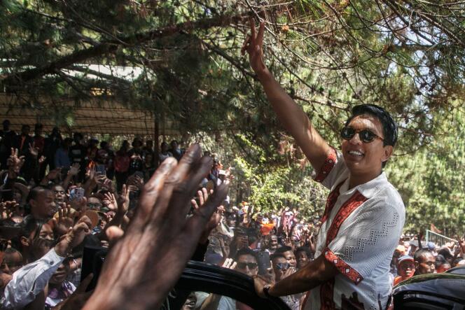 Image à la une de Pourquoi les transitions politiques à Madagascar se déroulent-elles hors des normes établies ?
