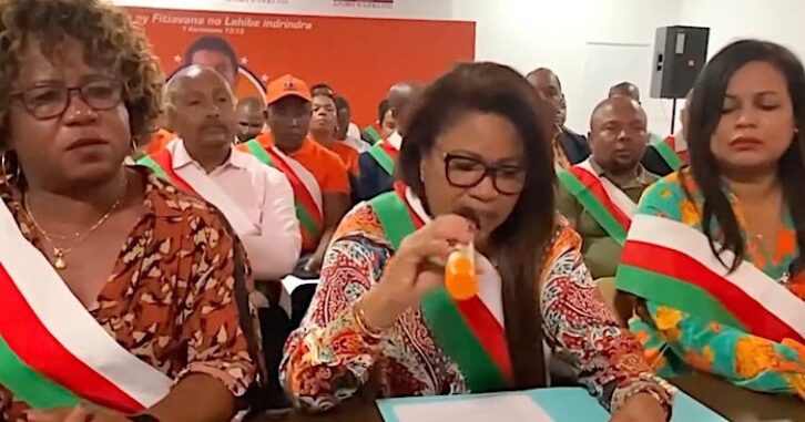 Image à la une de Christine Razanamahasoa désavouée par son propre camp