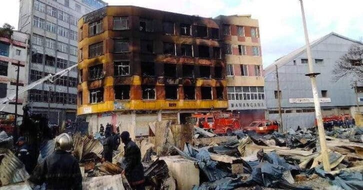 Image à la une de Gros incendie du marché, arrivée tardive et mystérieux des pompiers