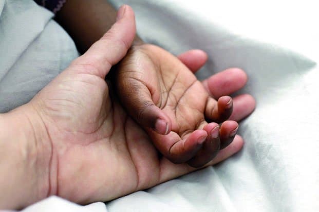 Image à la une de Suspension d’adoption d’enfants à Madagascar par la France – Le décret vétuste et les pratiques illégales pointés du doigt !