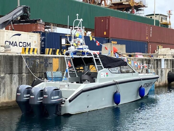 Image à la une de PARTENARIAT – Le Japon offre un bateau pour lutter contre la pêche illicite