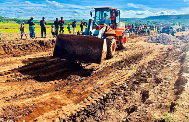 Image à la une de Travaux routiers – Des Communes de Faratsiho bientôt désenclavées !