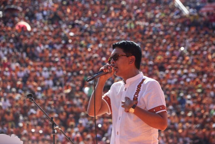 Image à la une de Madagascar : contestation de l’opposition après la victoire annoncée d’Andry Rajoelina dès le premier tour
