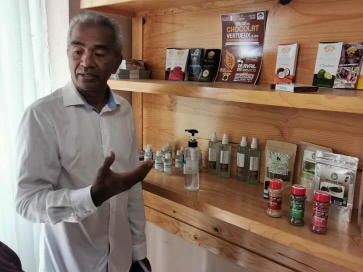Image à la une de JOURNÉE CHOCOLATÉE À PARIS – Achille Rajerison met en valeur le cacao local
