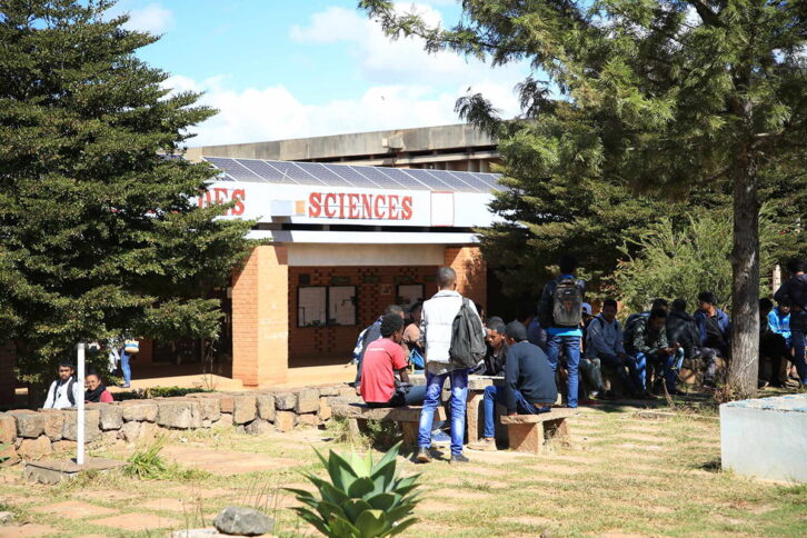 Image à la une de ENSEIGNEMENT SUPÉRIEUR – Les cours reprennent à la faculté des Sciences