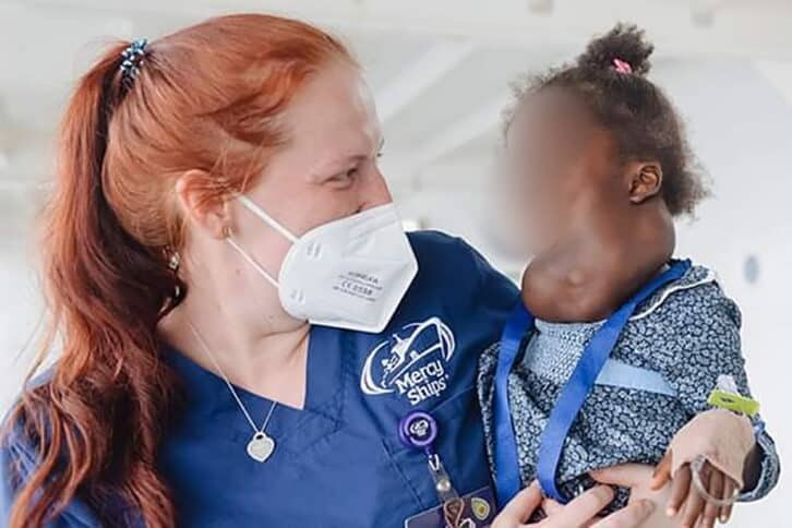 Image à la une de CHIRURGIES GRATUITES – Les inscriptions à l’opération Mercy Ships reportées