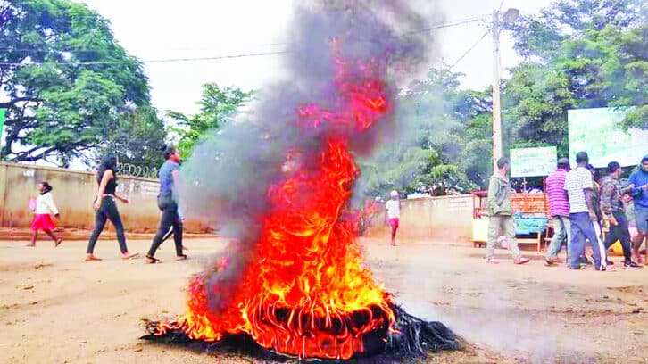 Image à la une de UNIVERSITÉ D’ANTANANARIVO –  Des étudiants reprennent les revendications de la reprise des cours