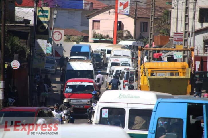 Image à la une de CIRCULATION – Les stationnements sauvages provoquent des accidents