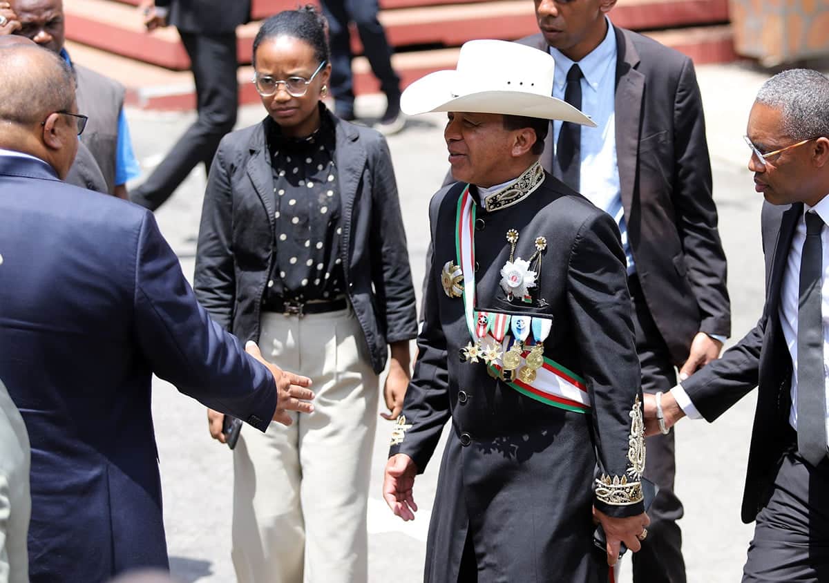 Image à la une de Comment les leaders malgaches ont-ils réagi à la réélection de Rajoelina ?