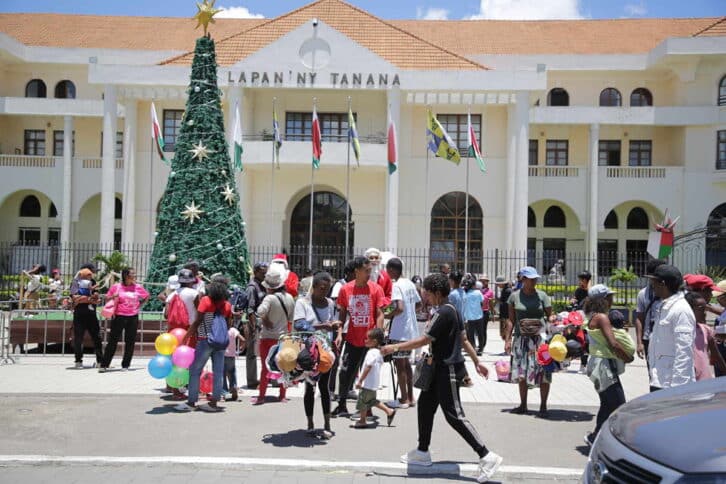 Image à la une de FÊTE DE FIN D’ANNÉE – Le centre-ville attire encore du monde