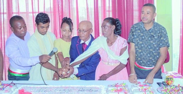 Image à la une de Mahajanga – 12 couples se sont dit « oui » à la Mairie 