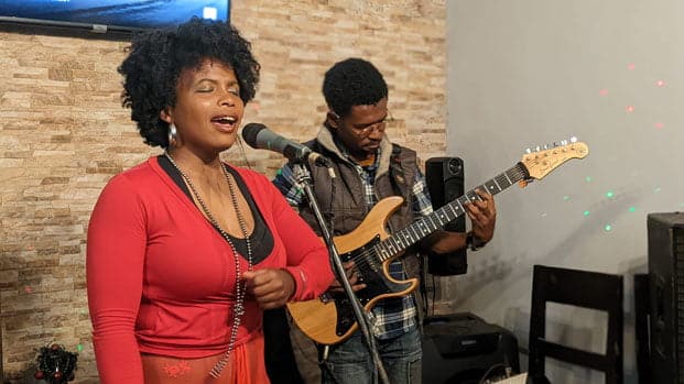 Image à la une de Prix Découvertes-RFI 2023 – La chanteuse Aynah en lice pour la finale