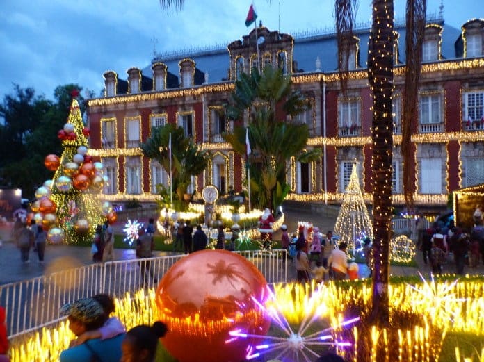 Image à la une de Illuminations de Noël : Cadeau surprise du couple présidentiel