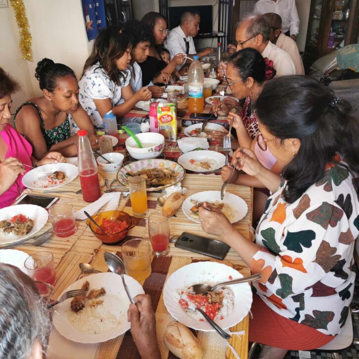 Image à la une de FÊTE DE LA NATIVITÉ –  Noël célébré en famille