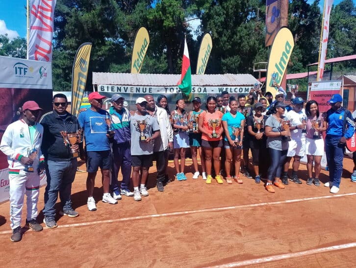 Image à la une de TENNIS : CHAMPIONNAT DE MADAGASCAR : Tsantaniony et Nicolas sur le toit de Madagascar.