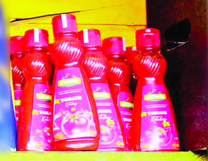 Image à la une de AMBATONDRAZAKA – Le ketchup « Lycoper » commercialisé