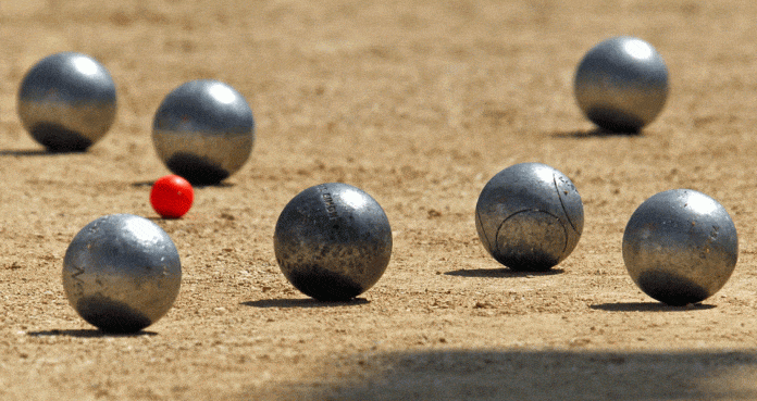 Image à la une de Pétanque – « Grand Prix de Noël » : Une voiture Audi 80 pour l’équipe championne