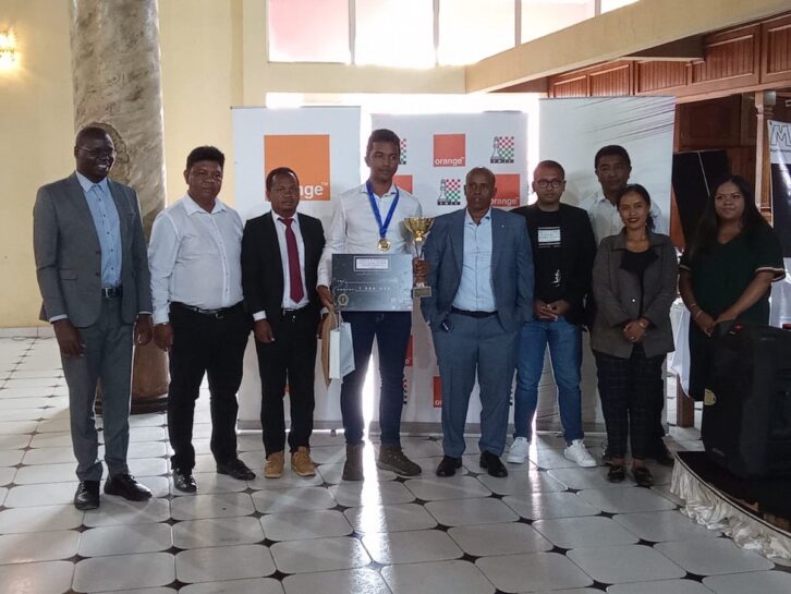 Image à la une de ÉCHECS  – Fy Rakotomaharo renoue avec le titre continental