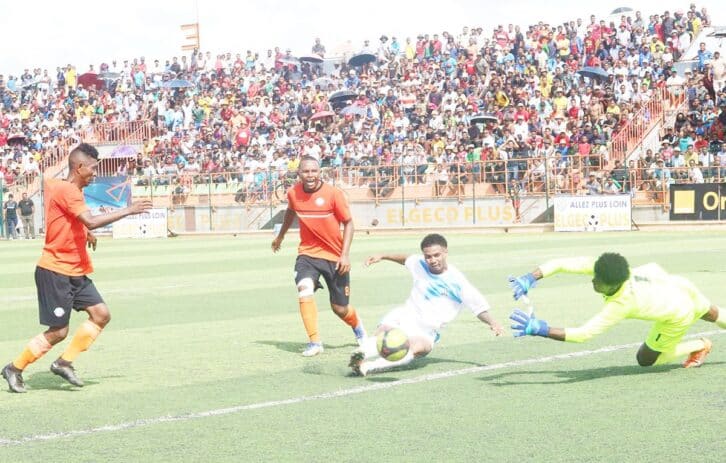 Image à la une de FOOTBALL – GRAND TOURNOI D’ANTANANARIVO –  US Pro renverse Elgeco Plus sur sa pelouse