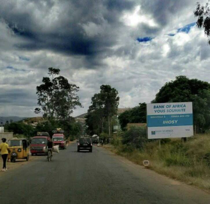 Image à la une de TAMPON’IHOROMBE – Un couple périt dans une sortie de route
