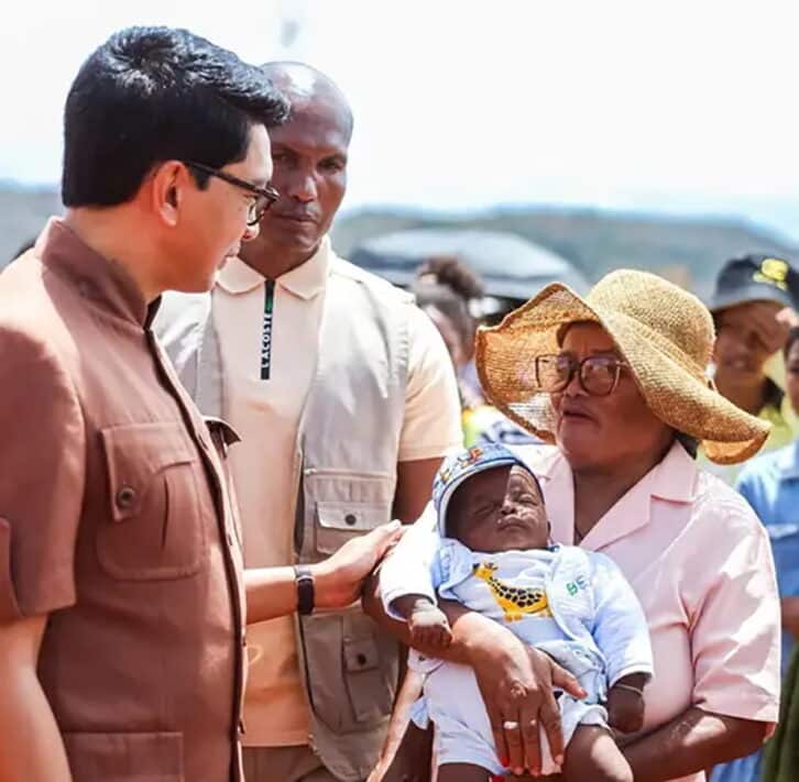 Image à la une de ANDRY RAJOELINA – Présent sur tous les fronts