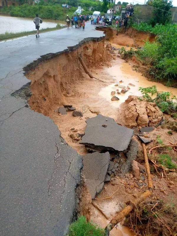 Image à la une de DÉGÂTS CYCLONIQUES  – Coupure de la RN7 à Mahazengy au PK 416