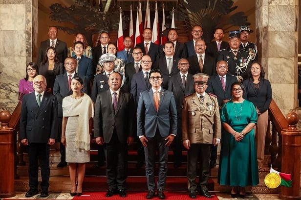 Image à la une de Ny Filoham-pirenena Andry Rajoelina sy ireo mpikambana mandrafitra ny governemanta miisa 27