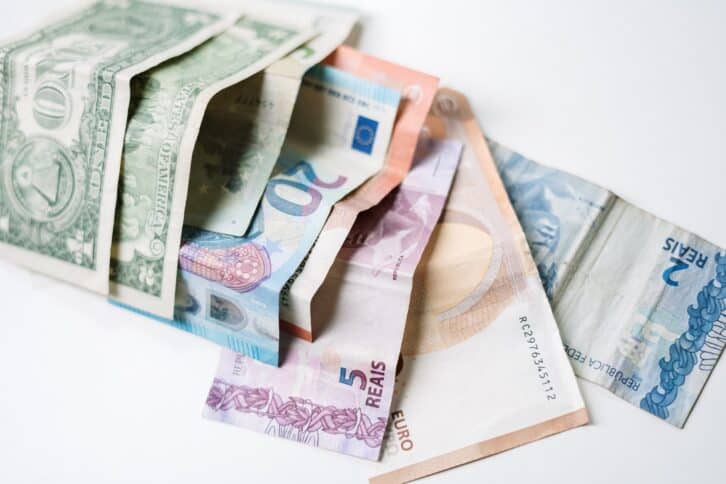 Image à la une de MARCHÉ INTERBANCAIRE DE DEVISES – L’euro perd aux changes