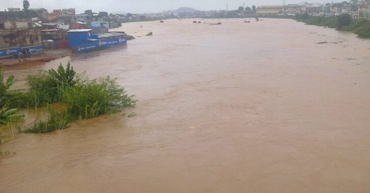 Image à la une de Risque de crues pour le fleuve Sisaony
