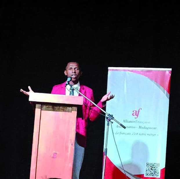Image à la une de Concours d’éloquence Océan Indien – Trois jeunes en partance pour La Réunion
