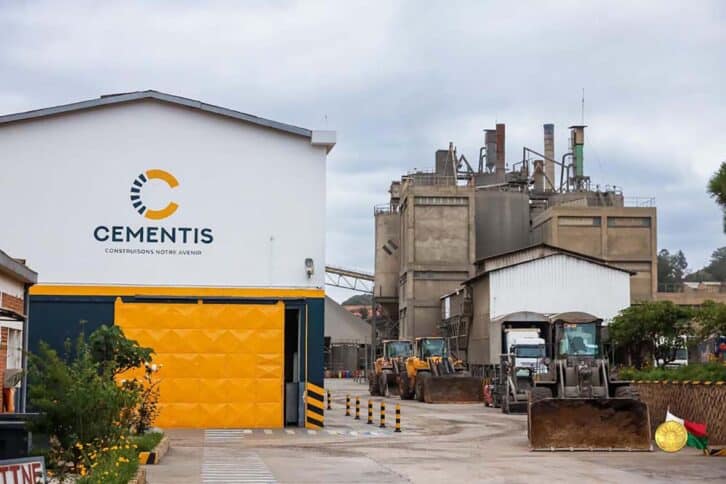 Image à la une de INVESTISSEMENTS –  Deux géants dans la cimenterie