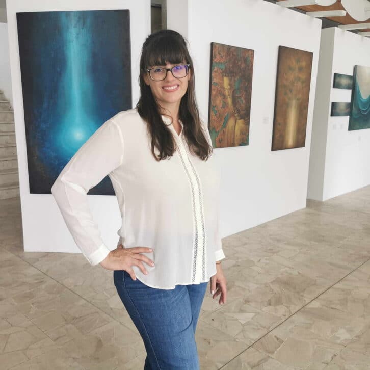 Image à la une de EXPOSITION – Mariam Amyra apprécie l’échange avec les jeunes