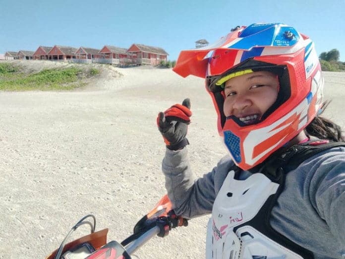 Image à la une de Portrait : Larissa Raobelinasy, la passion de motocross de père, de mère en fille