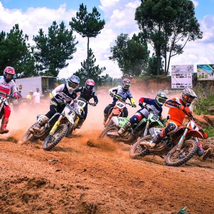 Image à la une de Motocyclisme : Les champions de la saison 2023 félicités lors de la soirée de gala
