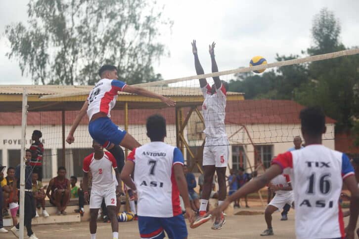Image à la une de VOLLEYBALL – ANALAMANGA – ASI1 et GNVB conservent la position de leader