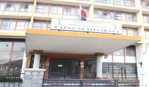 Image à la une de Fanafihana teny Anjohy : Hiakatra fampanoavana anio