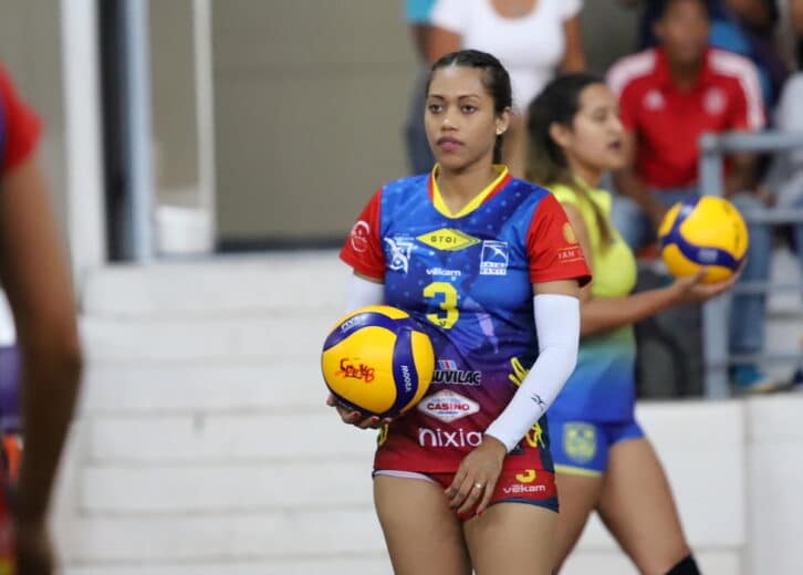 Image à la une de CHRISTINA RABEHARIFIANTA – « Le volley, une passion en famille »