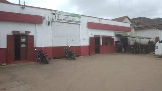 Image à la une de Vol de carburant dans une raffinerie – 11 personnes placées sous MD à Antanimora