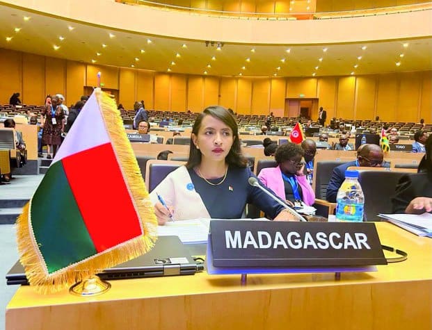 Image à la une de Rasata Rafaravavitafika – Une ministre des Affaires étrangères globetrotter