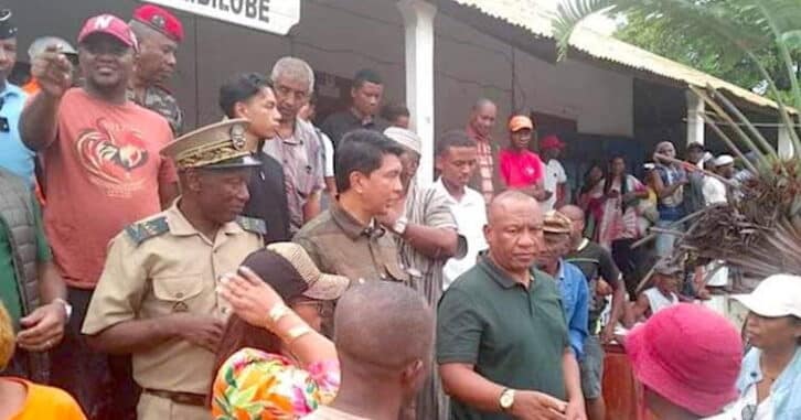 Image à la une de Le président Rajoelina au chevet des victimes de Gamane à Ambilobe