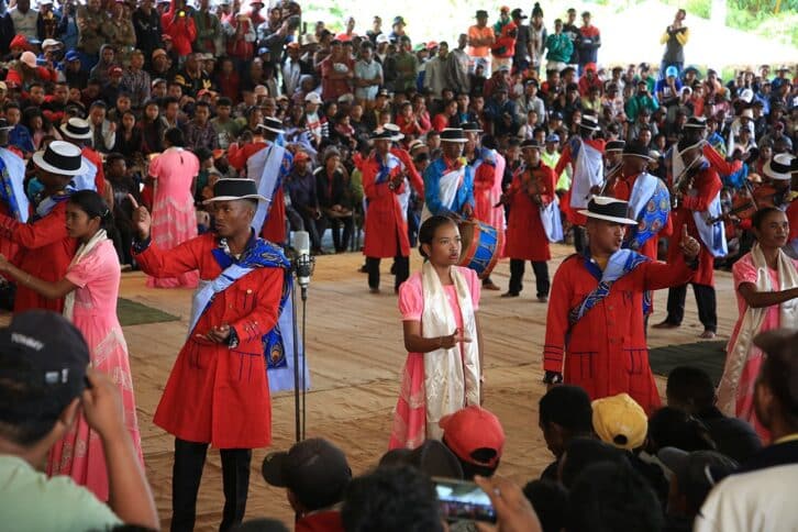Image à la une de HIRA GASY  – Rainitelo et Rapaolison font sensation au Kianjan’ny Kanto