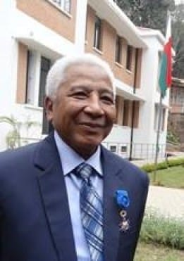 Image à la une de En hommage au regretté Docteur Ralamboarisata Noelson RASOLOFONIRINA, ancien Adjoint au Directeur de l’Institut Pasteur de Madagascar