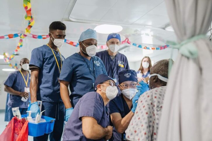 Image à la une de INTERVENTION CHIRURGICALE  –  Mercy Ships sélectionne mille patients