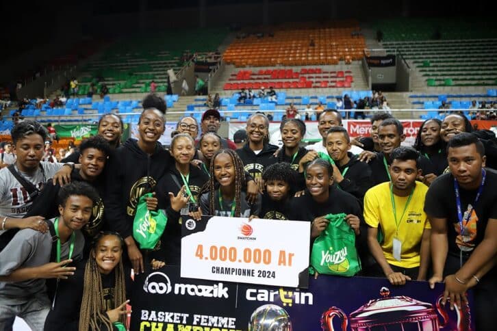 Image à la une de SMATCHIN – FILLES – L’équipe de l’IUM remporte le tournoi