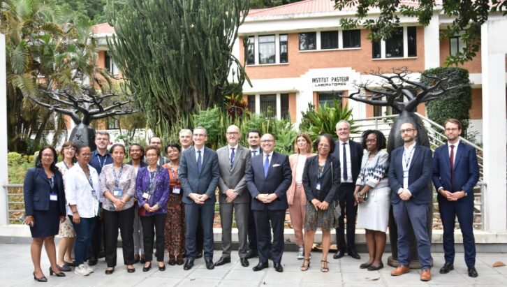 Image à la une de Visite de M. Aurélien LECHEVALLIER, Directeur Général de la Mondialisation du Ministère de l’Europe et des Affaires Étrangères, à l’Institut Pasteur de Madagascar accompagné de SEM Arnaud GUILLOIS, Ambassadeur de France à Madagascar