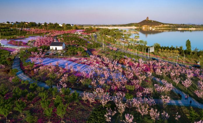 Image à la une de Dossier des Villes amies : Lac Wenchang à Zibo, une « émeraude » écologique rayonnante