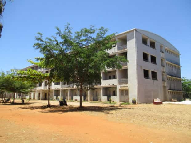 Image à la une de Réhabilitation de tous les campus – L’initiative réaliste pour les étudiants malagasy