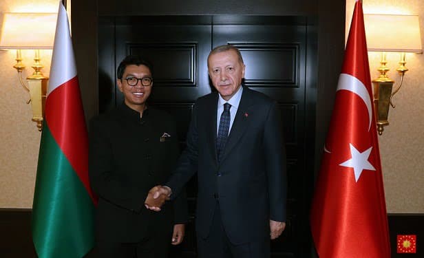 Image à la une de Türkyie, 3è ADF 2024. Rencontre fructueuse entre les Présidents Rajoelina et Erdogan
