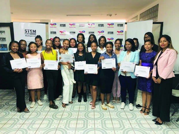 Image à la une de Réinsertion professionnelle des vulnérables – Des jeunes femmes se réparent dans le numérique !